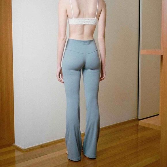 Flow Active Leggings in Blue Haze - Picture 4 of 7